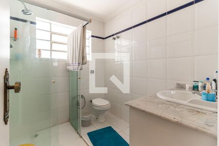 Casa à venda com 525m², 4 quartos e 4 vagas Casa à venda com 525m², 4 quartos e 4 vagasBanheiro da Suíte 2