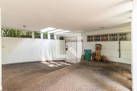 Casa à venda com 525m², 4 quartos e 4 vagas Casa à venda com 525m², 4 quartos e 4 vagasGaragem