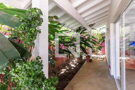 Casa à venda com 525m², 4 quartos e 4 vagas Casa à venda com 525m², 4 quartos e 4 vagasJardim Lateral