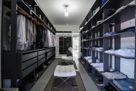 Casa à venda com 700m², 2 quartos e 10 vagasCloset/Quarto 1
