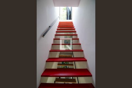 Casa à venda com 700m², 2 quartos e 10 vagasEscada