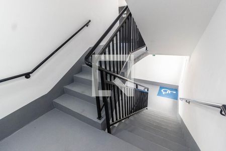 Apartamento à venda com 44m², 2 quartos e 1 vagaEscada