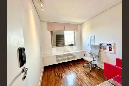 Apartamento à venda com 223m², 3 quartos e 4 vagasFoto 38