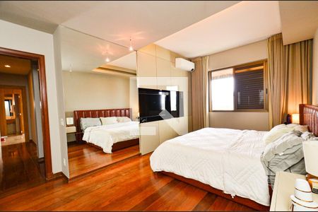 Apartamento à venda com 420m², 4 quartos e 5 vagasSuite