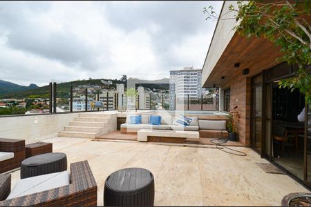 Apartamento à venda com 420m², 4 quartos e 5 vagasArea privativa/ piscina