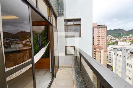 Apartamento à venda com 420m², 4 quartos e 5 vagasVaranda