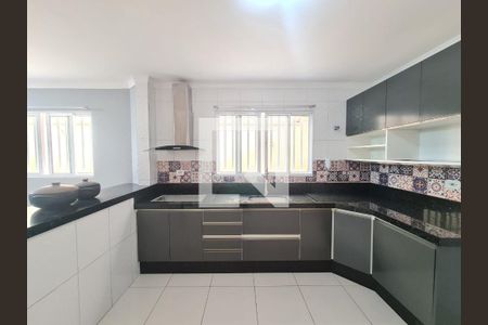 Casa à venda com 126m², 3 quartos e 3 vagas Casa à venda com 126m², 3 quartos e 3 vagasCozinha