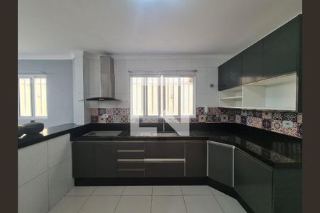 Casa à venda com 126m², 3 quartos e 3 vagas Casa à venda com 126m², 3 quartos e 3 vagasCozinha