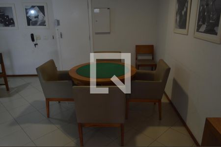Apartamento à venda com 57m², 2 quartos e 1 vagaÁrea comum 