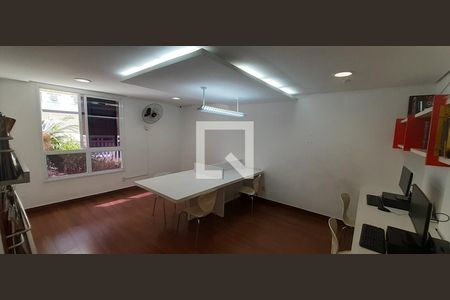 Apartamento à venda com 57m², 2 quartos e 1 vagaÁrea comum 