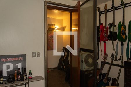 Casa à venda com 252m², 3 quartos e 3 vagasQuarto de Serviço