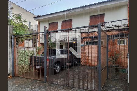 Casa à venda com 252m², 3 quartos e 3 vagasFachada