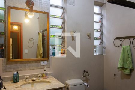 Casa à venda com 252m², 3 quartos e 3 vagasBanheiro