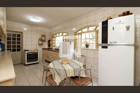 Casa à venda com 127m², 3 quartos e 2 vagasCozinha