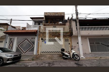 Casa à venda com 127m², 3 quartos e 2 vagasFachada
