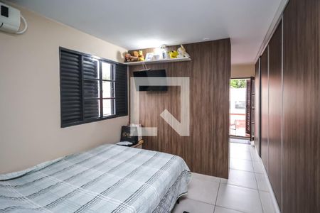 Casa à venda com 190m², 5 quartos e 4 vagasCasa 2: Suíte 1
