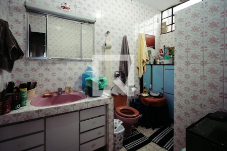 Casa à venda com 190m², 5 quartos e 4 vagasCasa 1: Banheiro