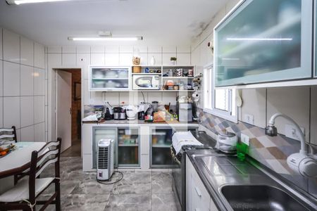 Casa à venda com 190m², 5 quartos e 4 vagasCasa 2: Cozinha