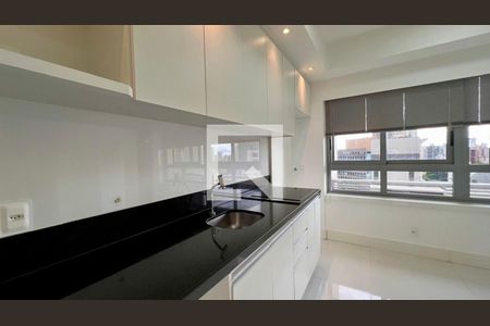 Cozinha de apartamento para alugar com 1 quarto, 44m² em Funcionários, Belo Horizonte