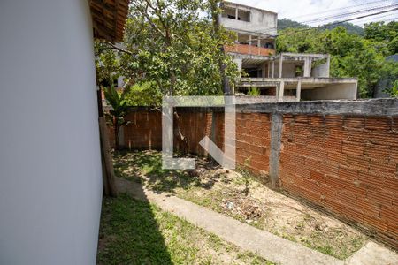 Casa de condomínio para alugar com 360m², 2 quartos e 3 vagasQuintal