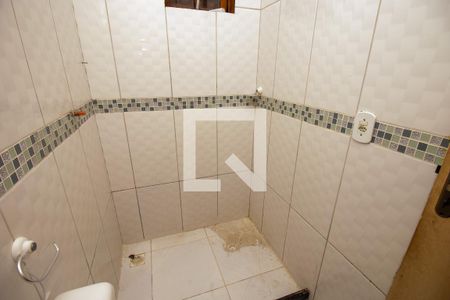 Banheiro quarto 1 de casa de condomínio para alugar com 2 quartos, 360m² em Vargem Grande, Rio de Janeiro