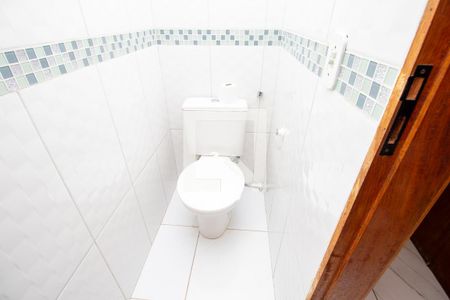 Casa de condomínio para alugar com 360m², 2 quartos e 3 vagasLavabo