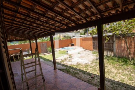 Casa de condomínio para alugar com 360m², 2 quartos e 3 vagasQuintal