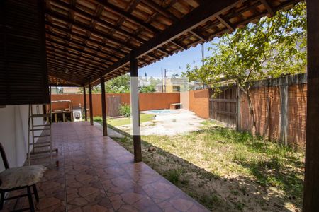 Casa de condomínio para alugar com 360m², 2 quartos e 3 vagasQuintal