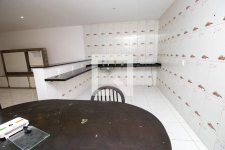 Casa de condomínio para alugar com 360m², 2 quartos e 3 vagasCozinha