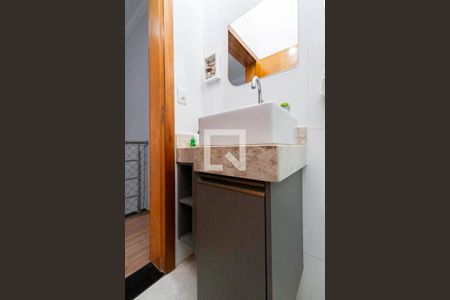 Casa à venda com 126m², 3 quartos e 2 vagas Casa à venda com 126m², 3 quartos e 2 vagasBanheiro social