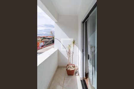 Casa à venda com 126m², 3 quartos e 2 vagas Casa à venda com 126m², 3 quartos e 2 vagasVaranda do quarto 2