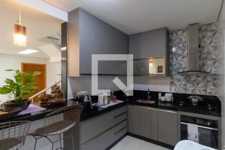 Casa à venda com 126m², 3 quartos e 2 vagas Casa à venda com 126m², 3 quartos e 2 vagasCozinha