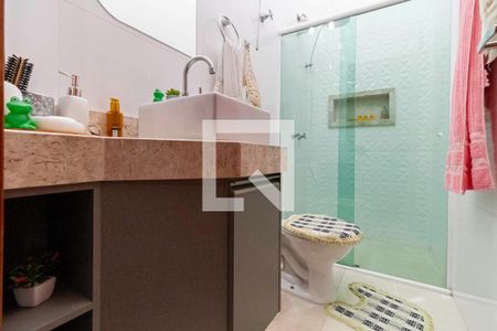 Casa à venda com 126m², 3 quartos e 2 vagas Casa à venda com 126m², 3 quartos e 2 vagasBanheiro social