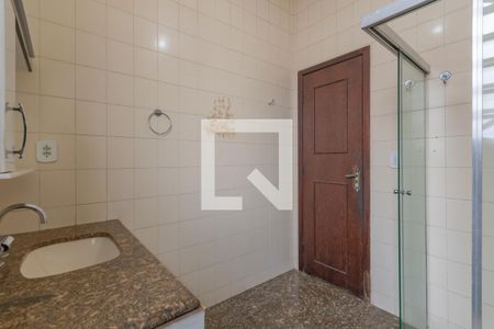Casa à venda com 363m², 5 quartos e 4 vagas Casa à venda com 363m², 5 quartos e 4 vagasBanheiro Social