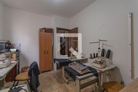 Casa à venda com 363m², 5 quartos e 4 vagas Casa à venda com 363m², 5 quartos e 4 vagasQuarto 1