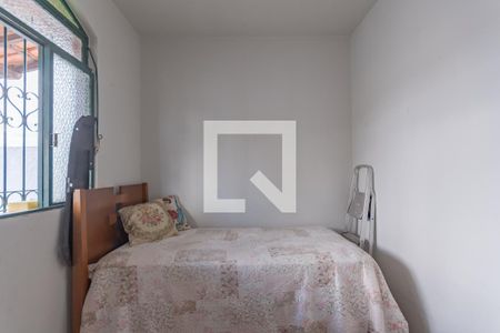 Casa à venda com 363m², 5 quartos e 4 vagas Casa à venda com 363m², 5 quartos e 4 vagasQuarto de Serviço