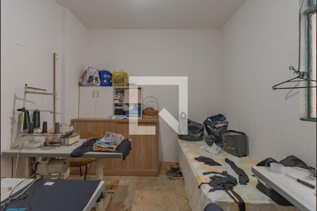 Casa à venda com 363m², 5 quartos e 4 vagas Casa à venda com 363m², 5 quartos e 4 vagasQuarto 1