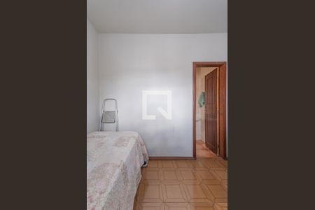 Casa à venda com 363m², 5 quartos e 4 vagas Casa à venda com 363m², 5 quartos e 4 vagasQuarto de Serviço