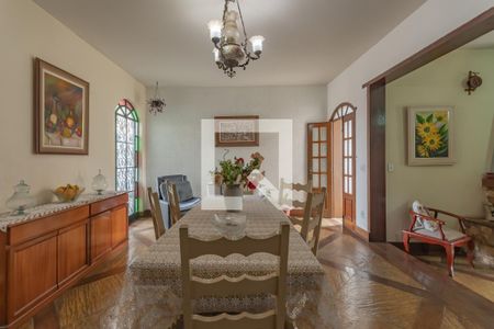 Casa à venda com 363m², 5 quartos e 4 vagas Casa à venda com 363m², 5 quartos e 4 vagasSala de Jantar