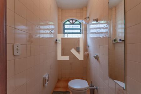 Casa à venda com 363m², 5 quartos e 4 vagas Casa à venda com 363m², 5 quartos e 4 vagasBanheiro de Serviço