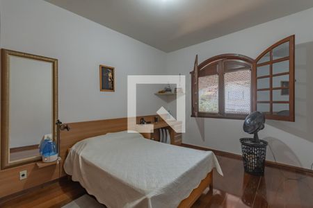 Casa à venda com 363m², 5 quartos e 4 vagas Casa à venda com 363m², 5 quartos e 4 vagasQuarto 2