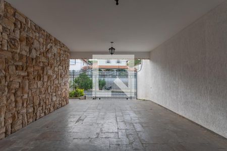 Casa à venda com 363m², 5 quartos e 4 vagas Casa à venda com 363m², 5 quartos e 4 vagasEntrada - Garagem