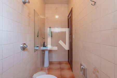 Casa à venda com 363m², 5 quartos e 4 vagas Casa à venda com 363m², 5 quartos e 4 vagasBanheiro de Serviço