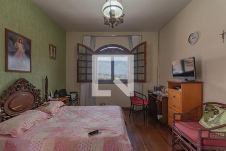 Casa à venda com 363m², 5 quartos e 4 vagas Casa à venda com 363m², 5 quartos e 4 vagasSuíte