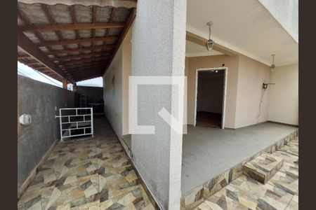 Casa à venda com 185m², 3 quartos e 2 vagasQuintal