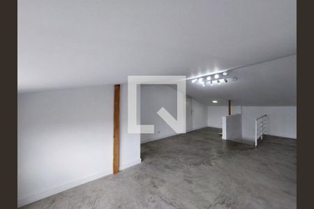 Casa à venda com 185m², 3 quartos e 2 vagasSótão
