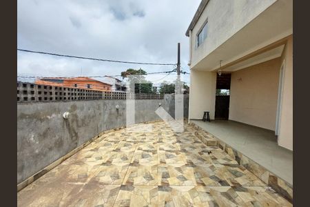 Casa à venda com 185m², 3 quartos e 2 vagasQuintal