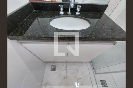 Casa à venda com 185m², 3 quartos e 2 vagasBanheiro 1