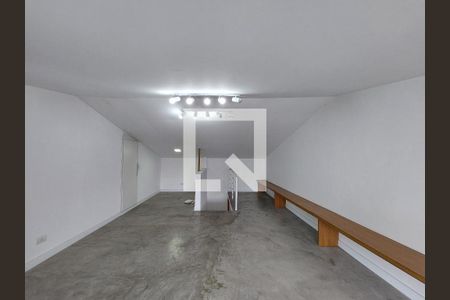 Casa à venda com 185m², 3 quartos e 2 vagasSótão