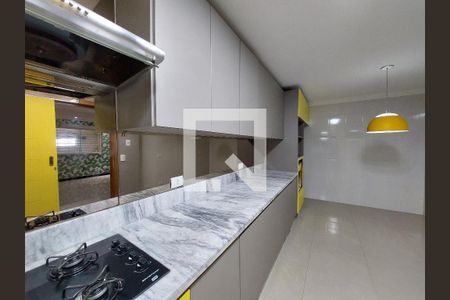 Casa à venda com 185m², 3 quartos e 2 vagasCozinha